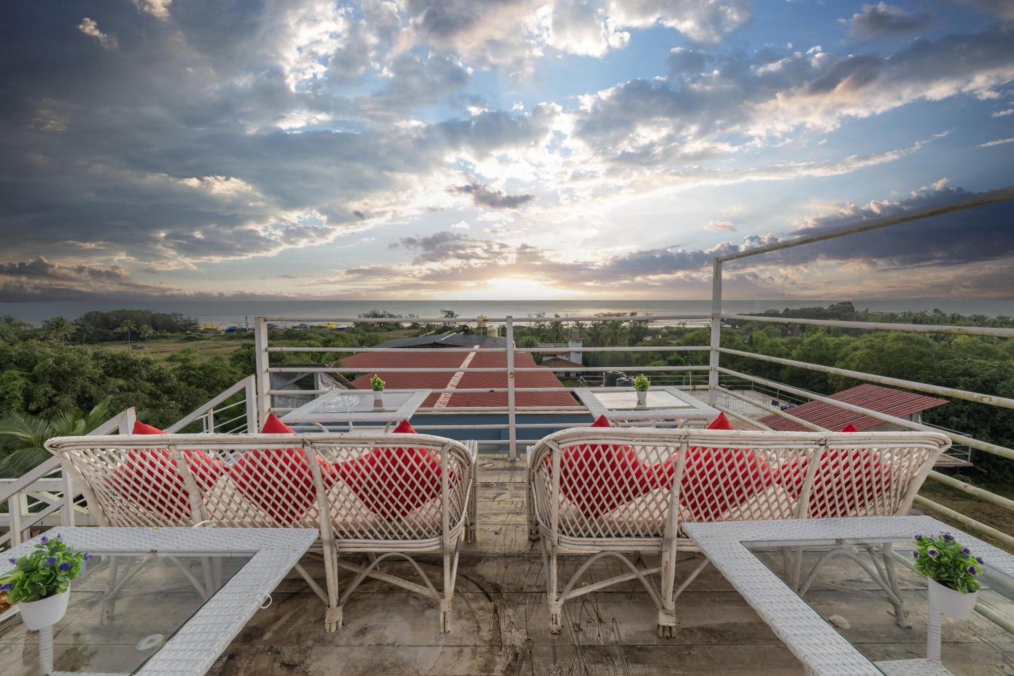 Hotel Echor Samara Morjim Goa Sea View Restro Extérieur photo